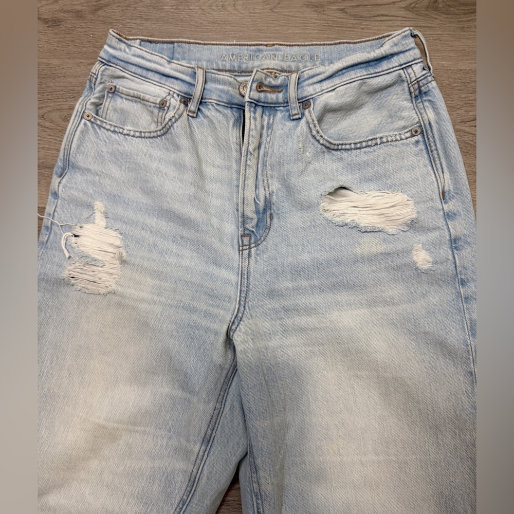 American Eagle Outfitters Light Wash Women’s Jeans - Picture 3 of 11